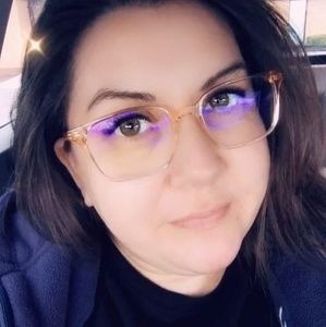 Meet your Posher, Elyse